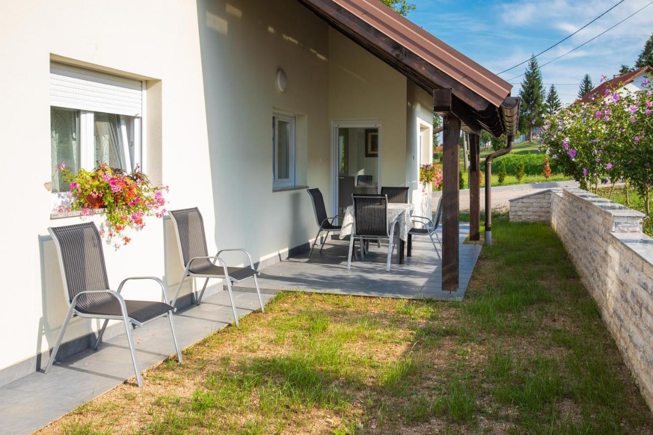 Apartmani Leptir Rakovica Exterior foto