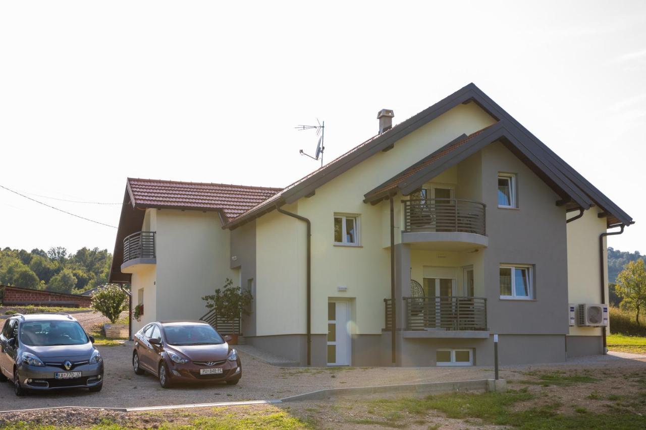 Apartmani Leptir Rakovica Exterior foto